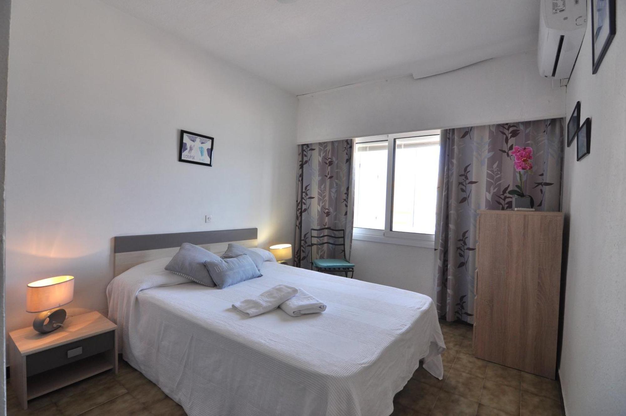 Rnet - Rhc 1712 Roses Holiday Center المظهر الخارجي الصورة